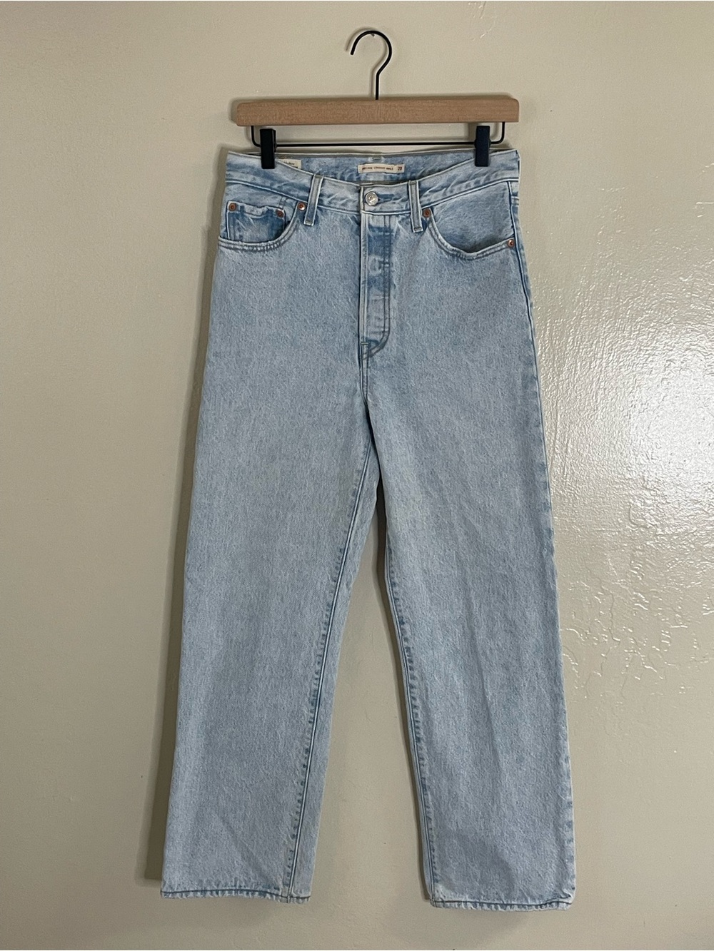 Levi's Light Blue Ribcage Straight ankle Jeans